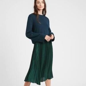 Banana Republic Green A-Line Pleated Skirt NWT
